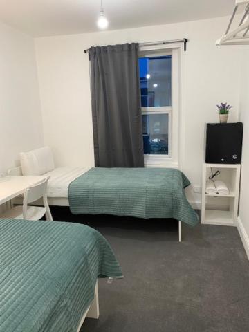 Lord Merit Guest Rooms In King'S Cross St Pancras 런던 외부 사진