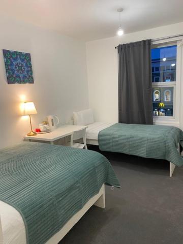 Lord Merit Guest Rooms In King'S Cross St Pancras 런던 외부 사진