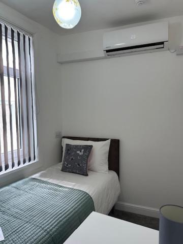 Lord Merit Guest Rooms In King'S Cross St Pancras 런던 외부 사진